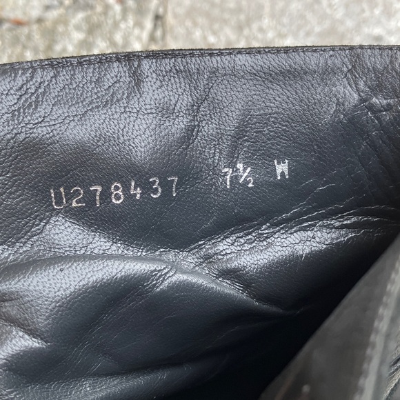 Stuart Weitzman - Picture 14 of 16